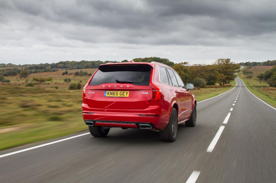  Volvo XC90 D5 R-Design 2015 года  (UK) (фото 18 из 44)